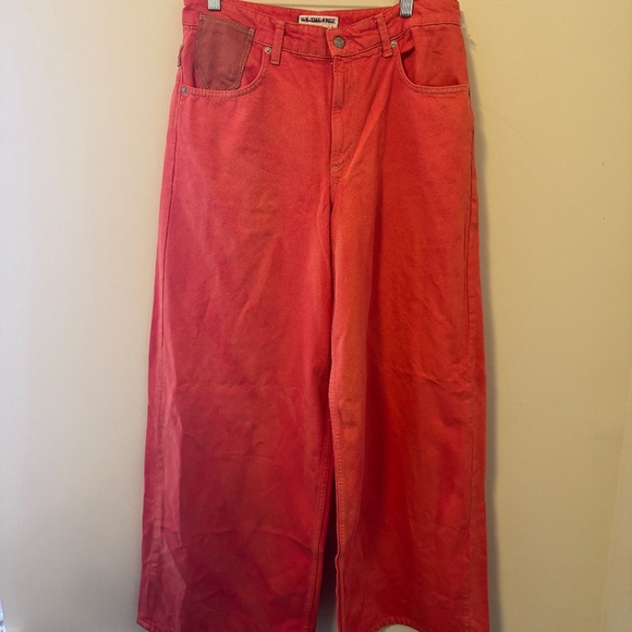 NWT FREE PEOPLE WATERFALLS BAGGY WIDE LEG DENIM JEANS - SIZE 29 - Picture 6 of 11